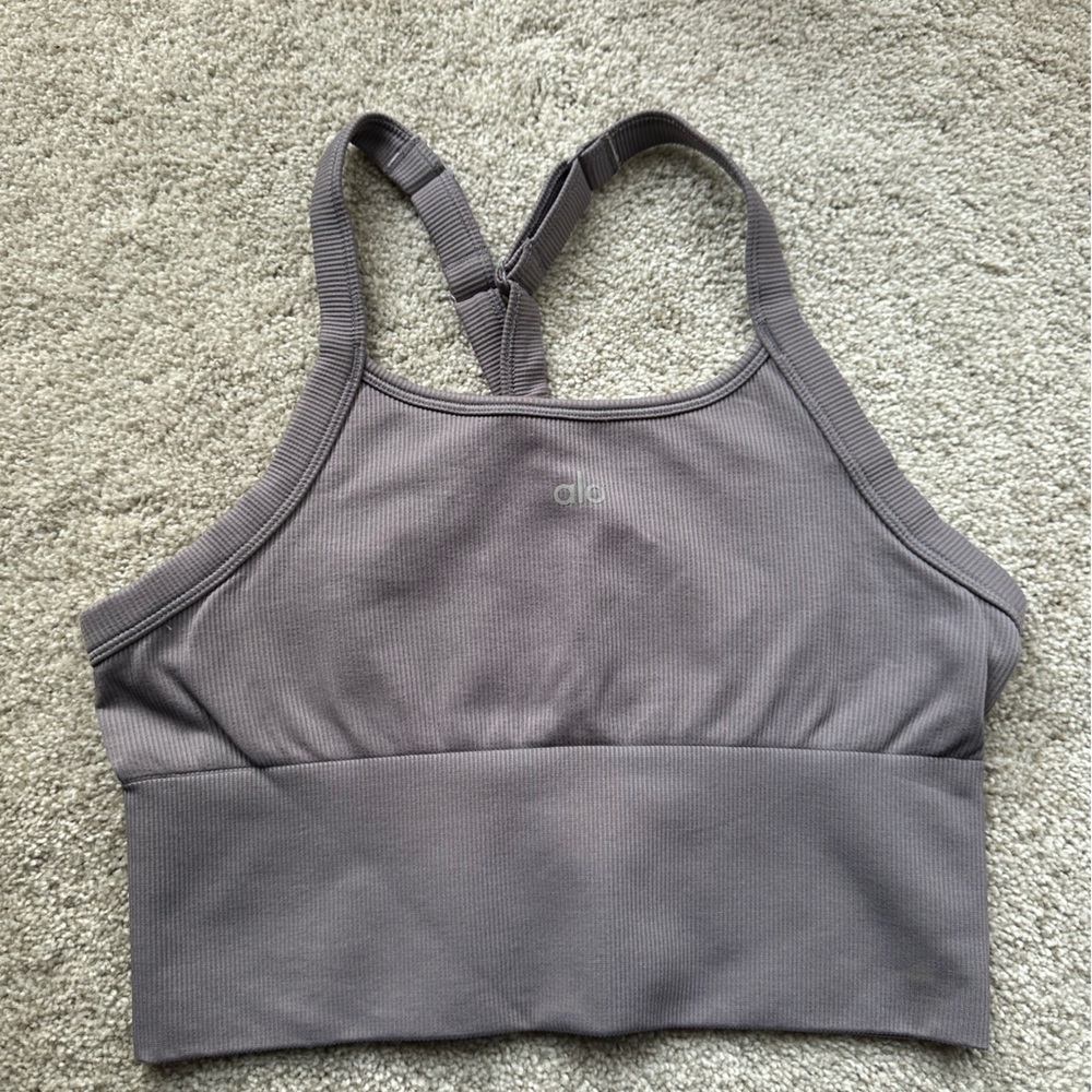 Alo top. Light purple/grey